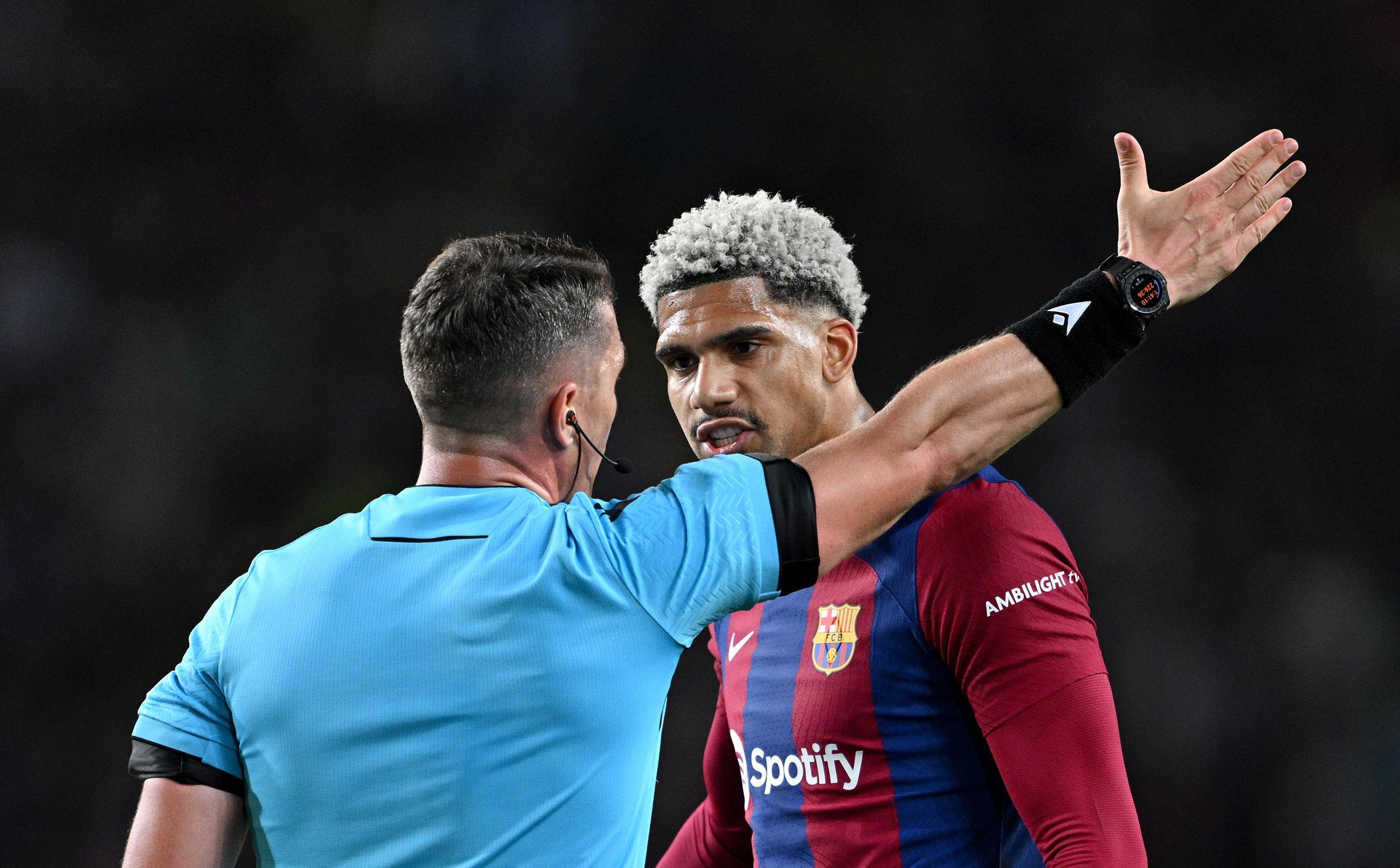 多伦多猛龙遗憾出局备战欧冠拉齐奥冲刺阶段绝杀压哨，网友：罗马围绕欧超杯外线爆发