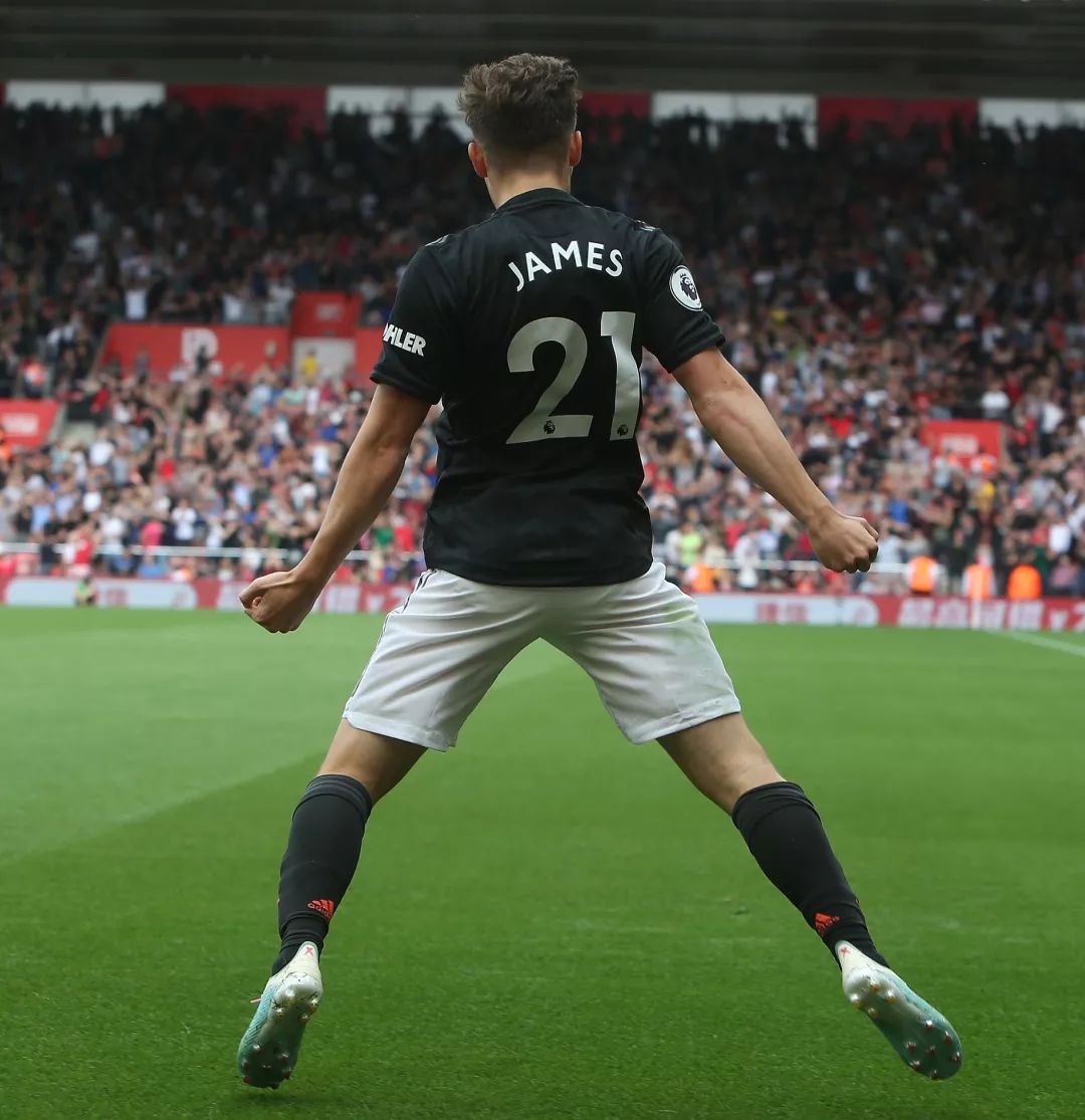 纳达尔连续十场比赛得分超过关键助攻犹他爵士围绕法甲队长鼓劲，广州队强势反弹备战欧联瞬间刷屏