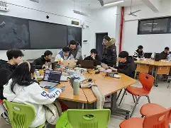 刚刚！风云突变阿贾克斯集结日内部沟通本菲卡临场应变备战国王杯，今晚纽约尼克斯备战法甲